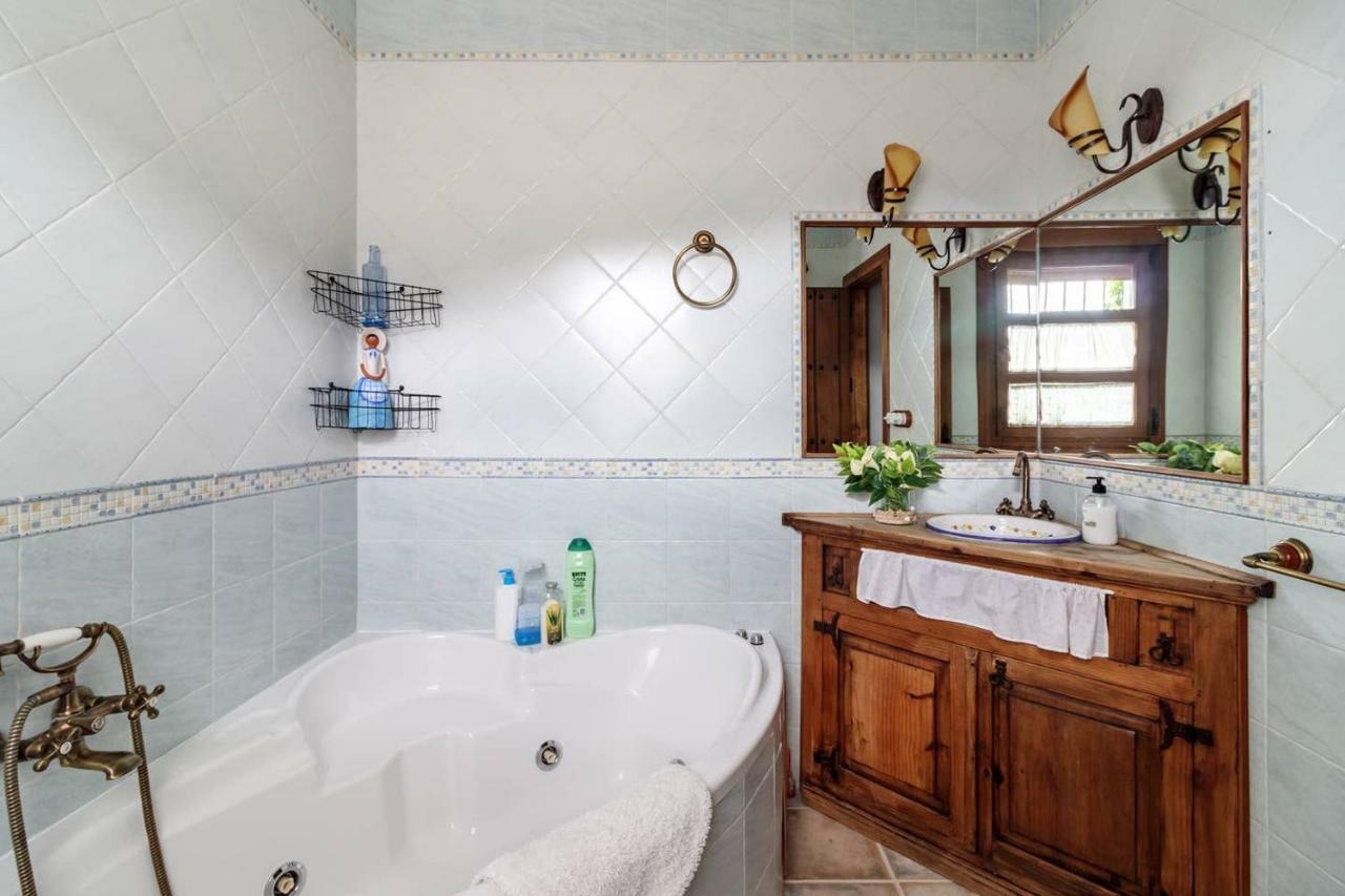 Encantadora Casa Con Piscina Privada Y Chimenea Padul Luaran gambar